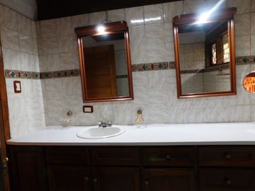 CASA CUMBAYA CERCA USFQ PILLAGUA
