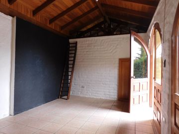 CASA CUMBAYA CERCA USFQ PILLAGUA