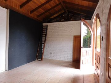 CASA CUMBAYA CERCA USFQ PILLAGUA
