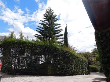 CASA CUMBAYA CERCA USFQ PILLAGUA