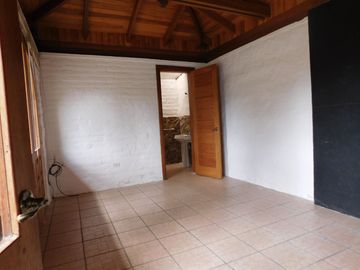 CASA CUMBAYA CERCA USFQ PILLAGUA