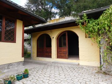 CASA CUMBAYA CERCA USFQ PILLAGUA