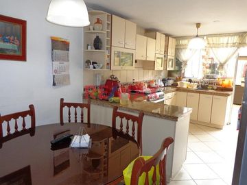 Vendo Casa cerca al Ovalo Higuereta, Surco