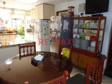 Vendo Casa cerca al Ovalo Higuereta, Surco