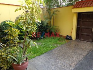 Vendo Casa cerca al Ovalo Higuereta, Surco