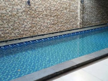 DISEWAKAN RUMAH CLUSTER BEVERLY SWIMMING POOL- Lippo Cikarang