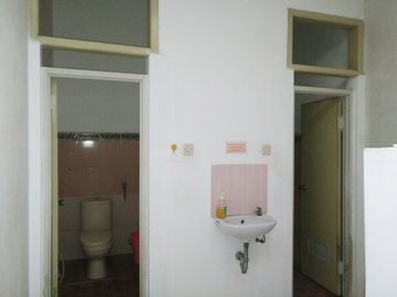 Kost Putri Dekat UNTAG Surabaya, Universitas Dr. Soetomo Surabaya, Marvell City Mall