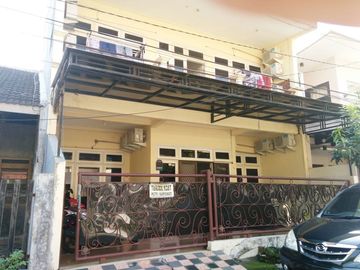 Kost Putri Dekat UNTAG Surabaya, Universitas Dr. Soetomo Surabaya, Marvell City Mall