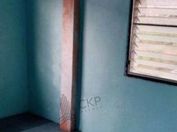 Urgent sale, corner townhouse, 23 sq wa, near Phra Samut Chedi Hospital. The installment price is cheaper than renting.