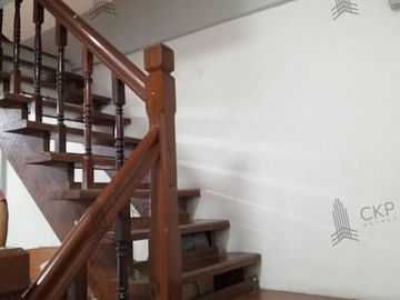 Urgent sale, corner townhouse, 16 sq wa, near Phra Samut Chedi Hospital. The installment price is cheaper than renting.