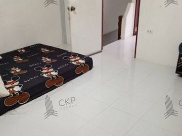 Urgent sale, corner townhouse, 16 sq wa, near Phra Samut Chedi Hospital. The installment price is cheaper than renting.