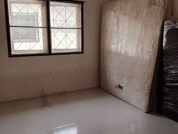Urgent sale, corner townhouse, 16 sq wa, near Phra Samut Chedi Hospital. The installment price is cheaper than renting.