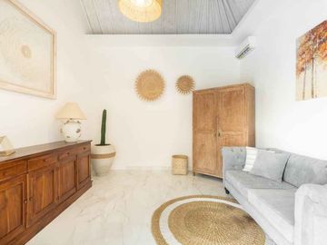 2 BEDROOM MODERN VILLA IN SEMINYAK FOR RENT