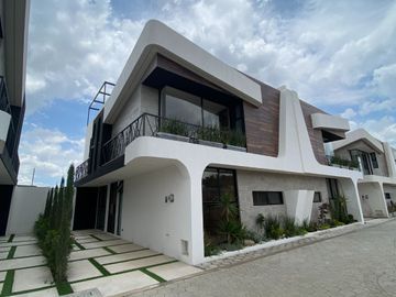 Casa Nueva en Venta, Hermoso diseño y acabados de Primera, Momoxpan, Chol.