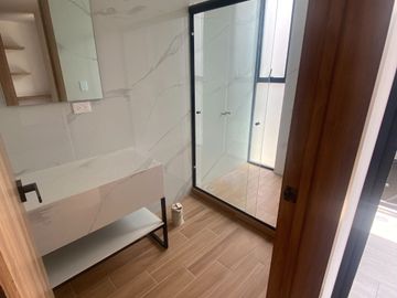 Casa Nueva en Venta, Hermoso diseño y acabados de Primera, Momoxpan, Chol.