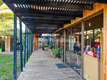Se vende Gran casa en parcela, en prestigioso condominio, sector Los Naranjos, Curacaví.