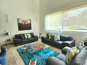 Las Cañadas Casa en Venta en Coto La Pradera con Elevador