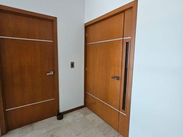 Las Cañadas Casa en Venta en Coto La Pradera con Elevador