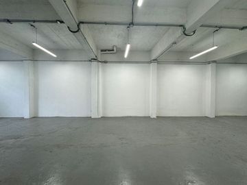 Local Comercial, Bodega Y Casa Habitacional