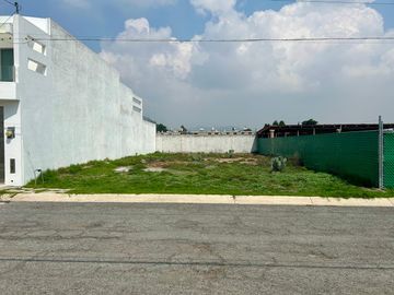 ¡Gran oferta! Lote habitacional en privada exclusiva con seguridad 24/7