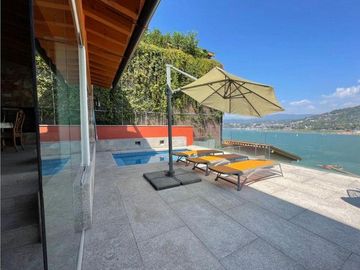 MAGNIFICA CASA EN RENTA CON ACCESO AL LAGO