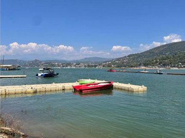 MAGNIFICA CASA EN RENTA CON ACCESO AL LAGO