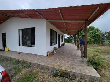 BONITA CASA 168 M2 + 11.923 M2 DE TERRENO - P. VICENTE MALDONADO - SECTOR ANDOAS
