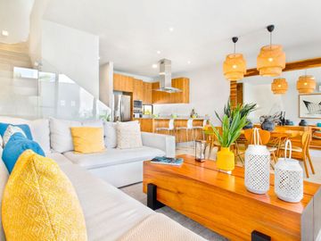Casa con balcón, alberca común, Pre-construcción, Selvanova, Playa del Carmen