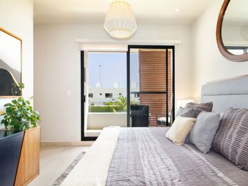 Casa con balcón, alberca común, Pre-construcción, Selvanova, Playa del Carmen