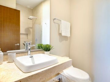 Casa con balcón, alberca común, Pre-construcción, Selvanova, Playa del Carmen