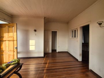 Amplia Casa en Barrio Residencial Agua Santa