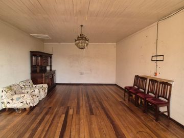 Amplia Casa en Barrio Residencial Agua Santa