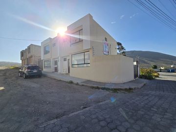 CASAS A ESTRENAR 110 M² CONSTRUCCIÓN 130 M² ÁREA TOTAL, CARCELÉN LA JOSEFINA $85.000 DÓLARES