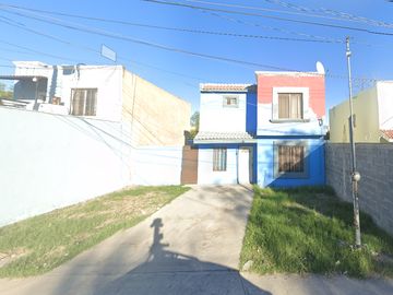 CASA EN CALLE HUEMAC, CIUDAD DEPORTIVA, MONCLOVA. ¡NO CREDITOS!
