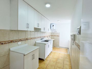 VENDO DEPARTAMENTO EN LA MOLINA (LAS LOMAS DE MOLINA VIEJA)