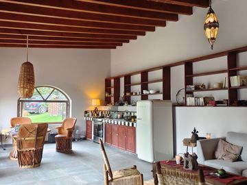 Casa en venta en Tepoztlán Morelos, con amplio terreno