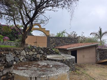 Casa en venta en Tepoztlán Morelos, con amplio terreno