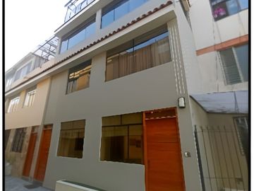 Linda Casa lista para Mudarse, En condominio cerrado con 2 cocheras, 137m2 AT
