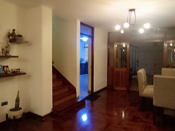 Linda Casa lista para Mudarse, En condominio cerrado con 2 cocheras, 137m2 AT