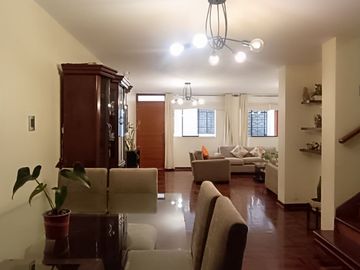 Linda Casa lista para Mudarse, En condominio cerrado con 2 cocheras, 137m2 AT