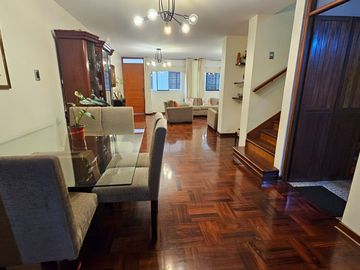 Linda Casa lista para Mudarse, En condominio cerrado con 2 cocheras, 137m2 AT