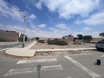 Venta de terreno en Esquina - La Florida Ica