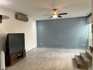 Venta de Casa en Cumbres Elite Hacienda con Paneles Solares Monterrey