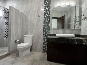 Venta de Casa en Cumbres Elite Hacienda con Paneles Solares Monterrey