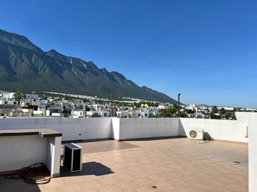 Venta de Casa en Cumbres Elite Hacienda con Paneles Solares Monterrey