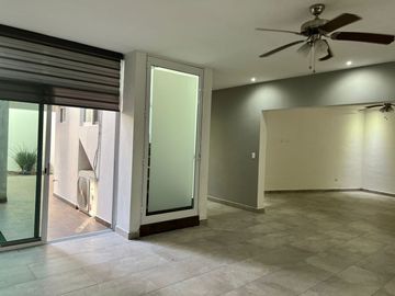 Venta de Casa en Cumbres Elite Hacienda con Paneles Solares Monterrey