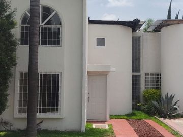 FERNANDO VII TLAQUEPAQUE CASA EN VENTA EN COTO PRIVADO