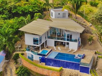 HERMOSA CASA FINCA LA MESA