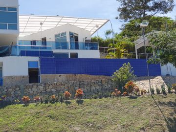 HERMOSA CASA FINCA LA MESA