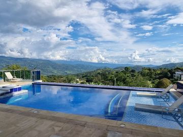 HERMOSA CASA FINCA LA MESA